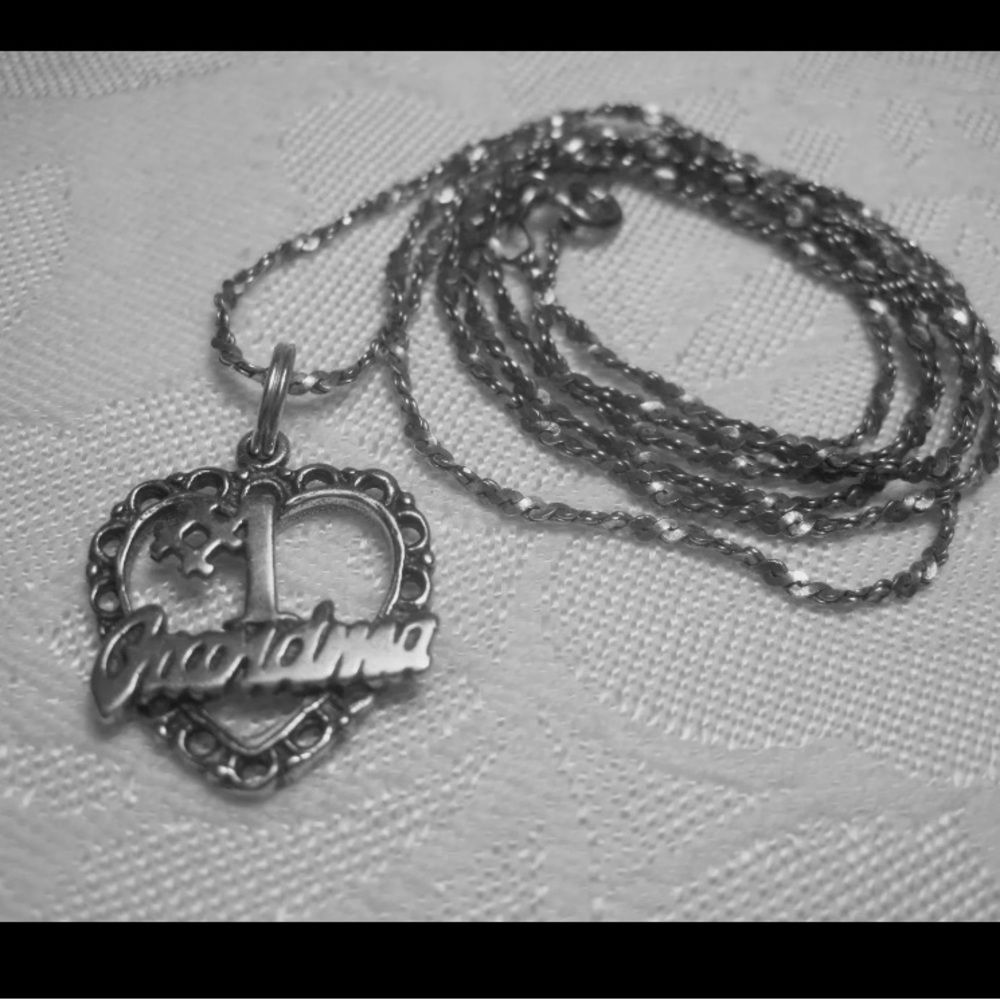 VTG Jewelry Sterling Silver 925 #1 Grandma Heart Pendant Charm Chain Necklace